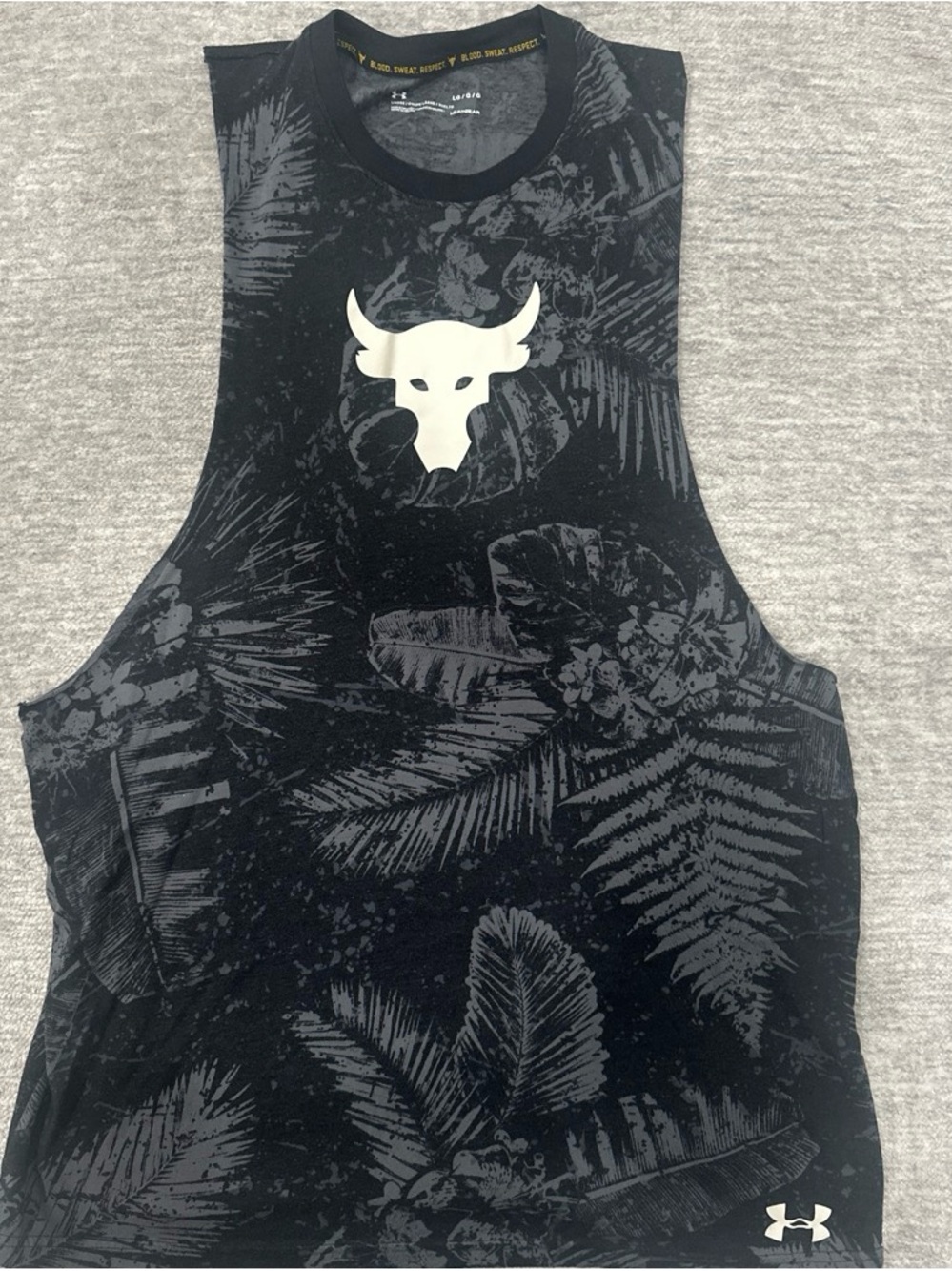 Under Armour Men’s Black Graphic Tank Top with White Bull Logo